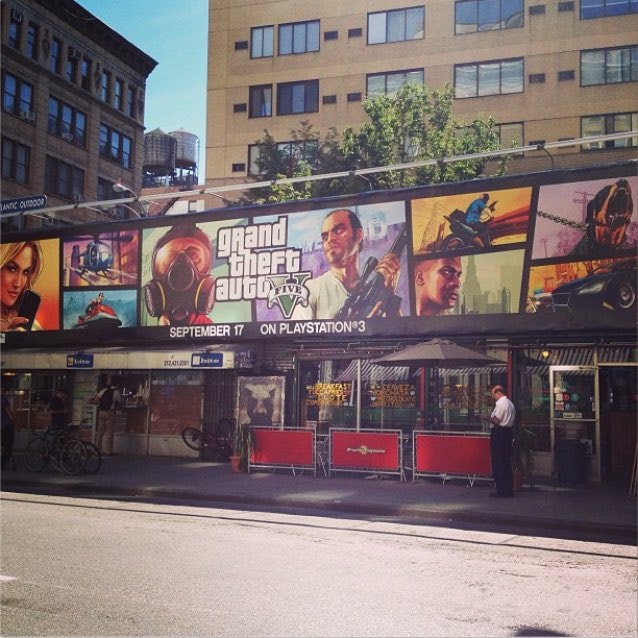 GTA V murals on buildings (photo 4 of 4)