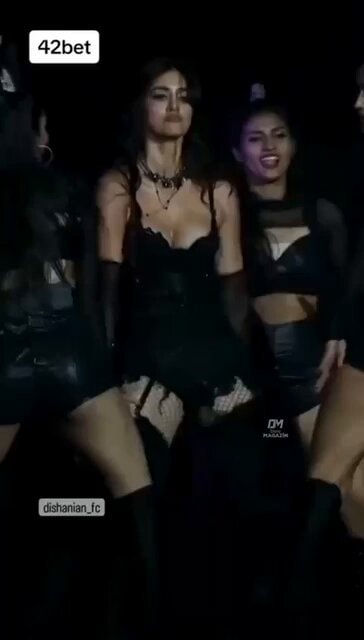 Disha Patani dance performance