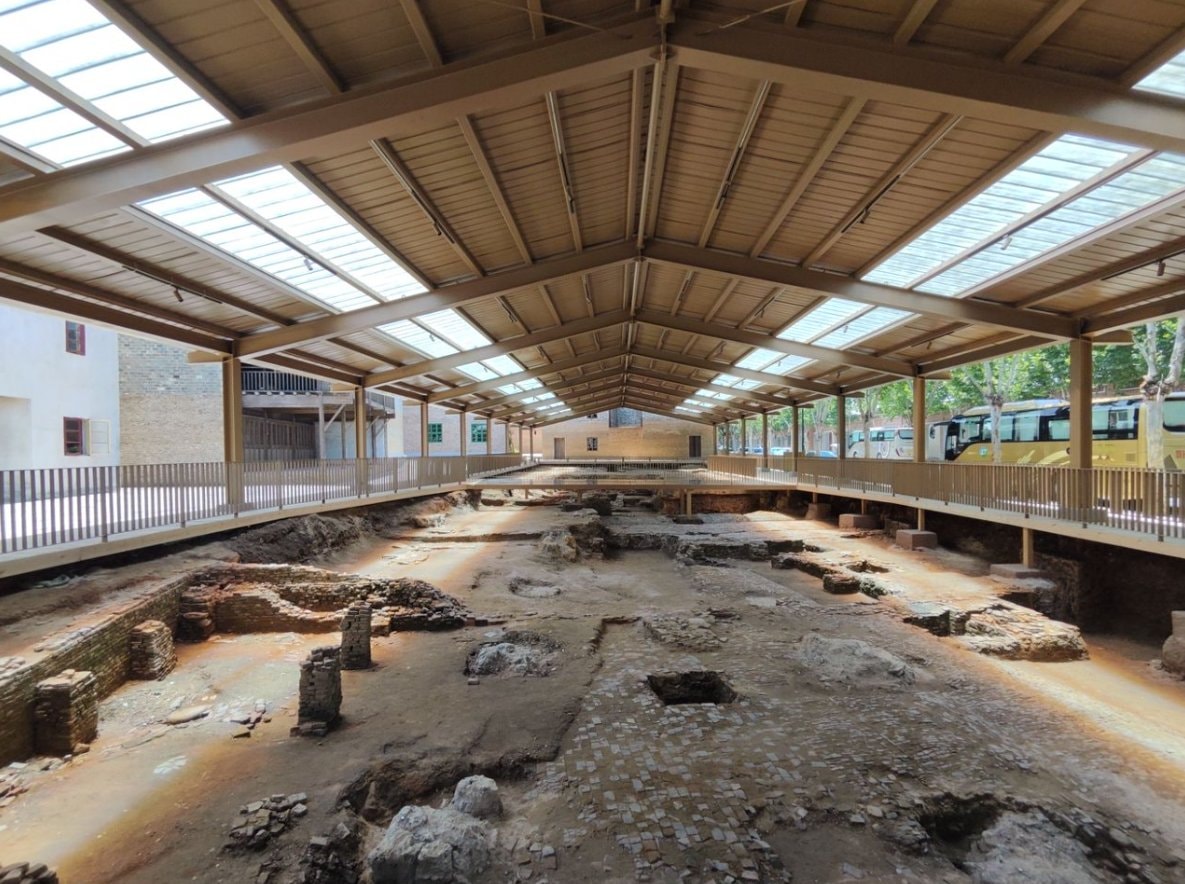 Jingdezhen Porcelain Industry Site UNESCO (photo 3 of 3) Jingdezhen Porcelain Industry Site UNESCO (photo 3 of 3)