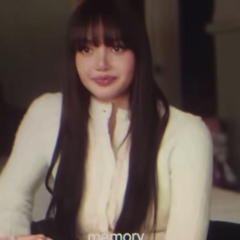 Lisa from Blackpink moment