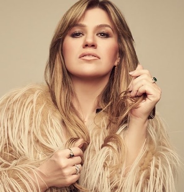 Kelly Clarkson photos from her 44th birthday (photo 1 of 2)