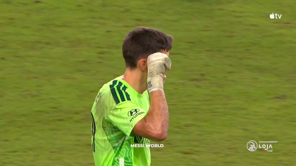 Messi downfall reaction Messi downfall reaction