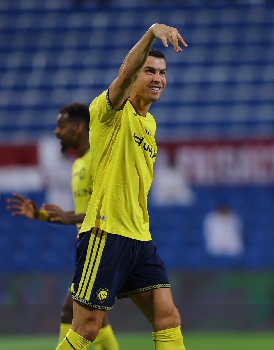 Cristiano Ronaldo hand gesture
