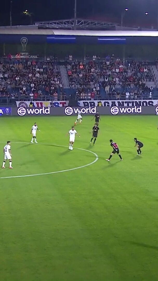 Cleiton bizarre failure on Cuello goal