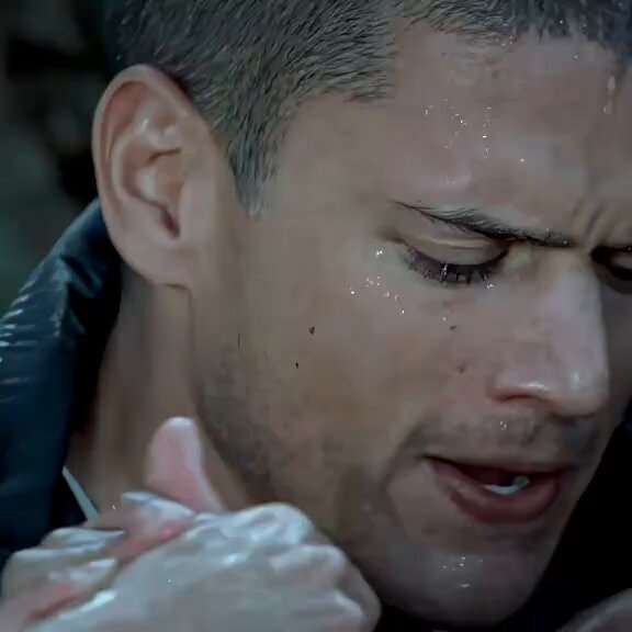 Michael Scofield close-up