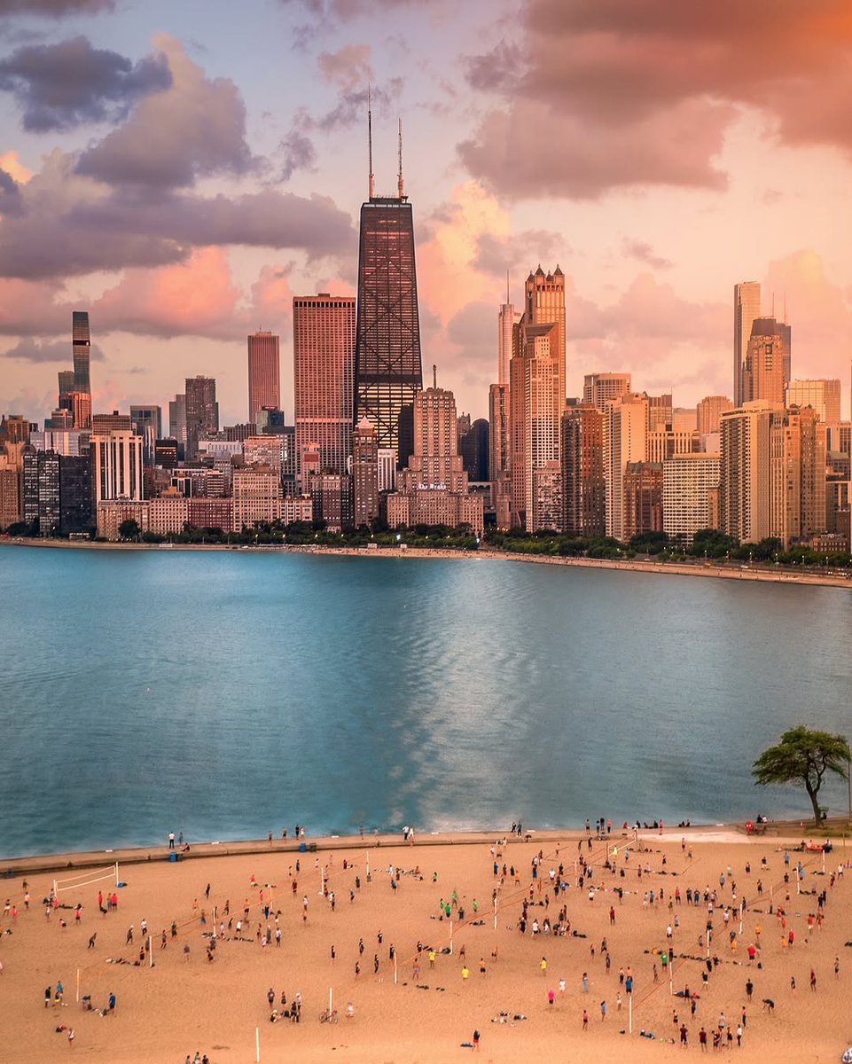 Chicago skyline at sunset Chicago skyline at sunset
