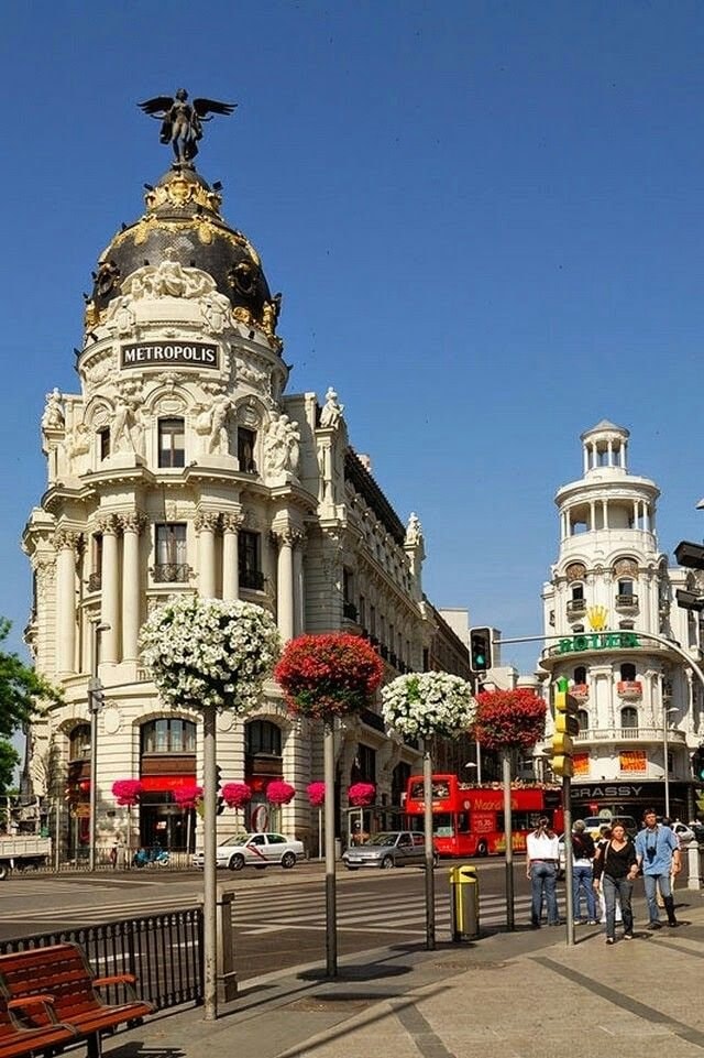 Madrid Spain Metropolis Building