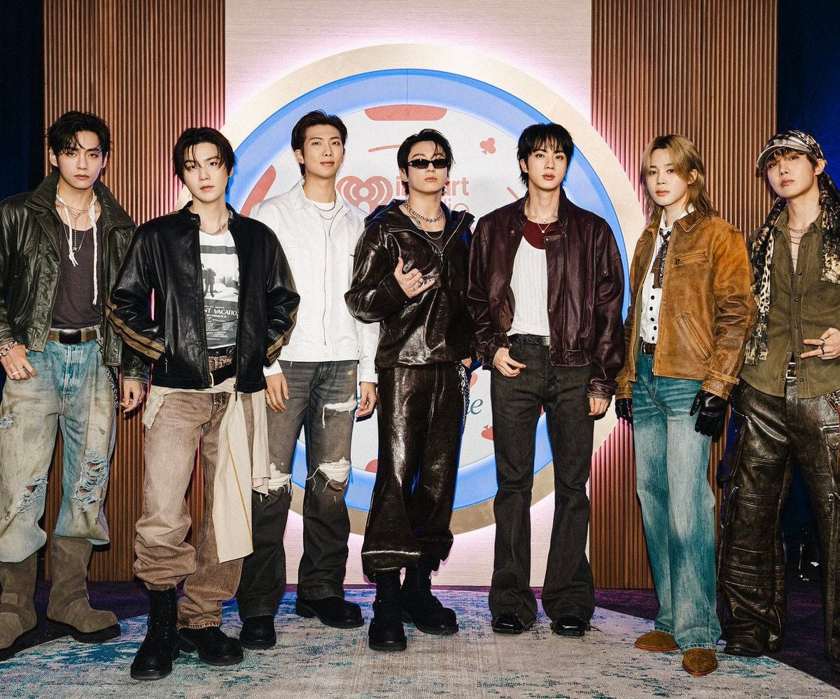BTS family photo