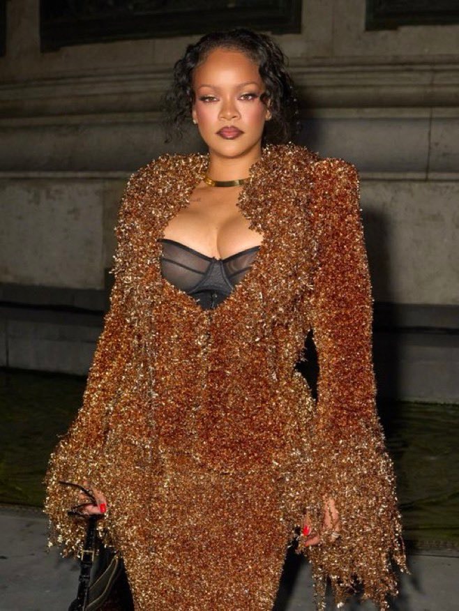 Rihanna at Paris Fashion Week SS27 (photo 2 of 2)