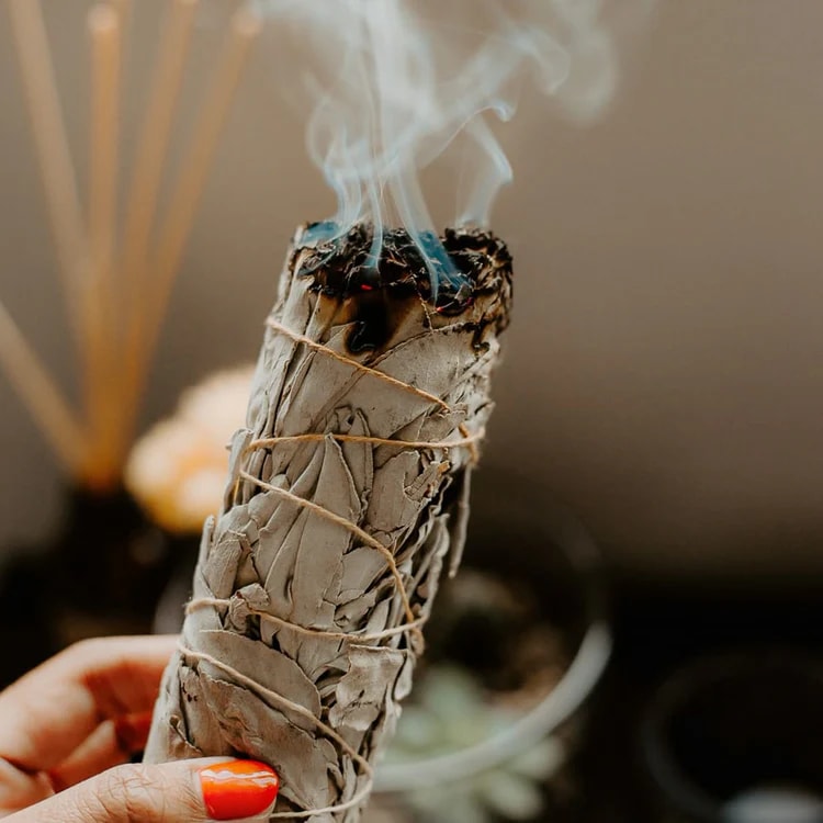 Smudging removes 94% of airborne bacteria (photo 2 of 2)