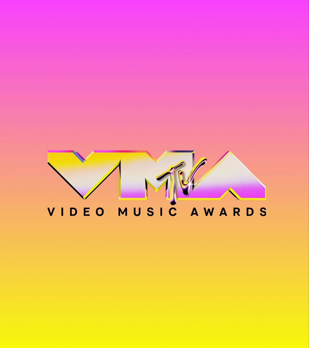 Anitta Shakira VMA nomination (photo 2 of 2)
