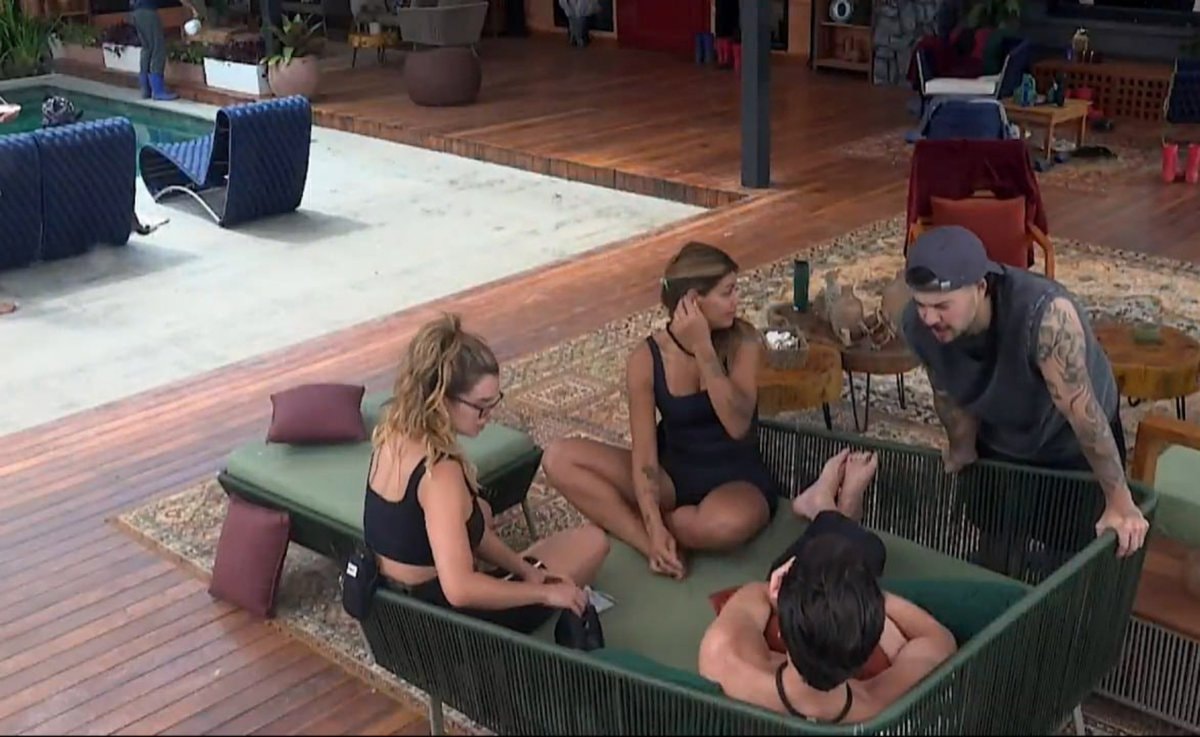 Jottapê and Igor warn about Daniel