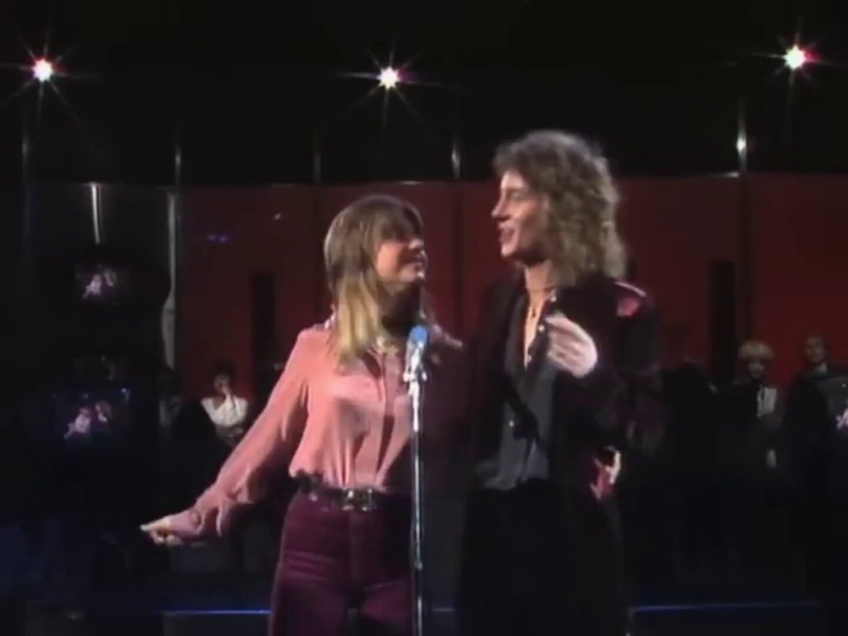 Chris and Suzi live performance