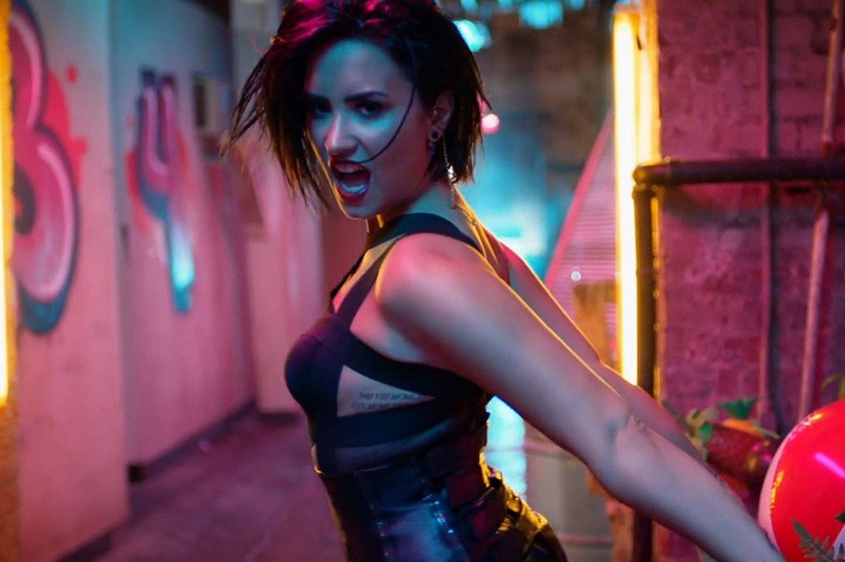 Demi Lovato Cool for the Summer anniversary (photo 3 of 4)