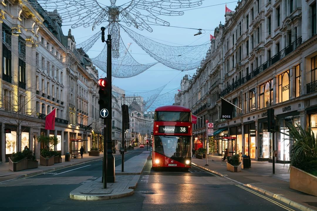 London red double-decker bus (photo 4 of 4)