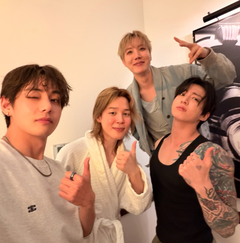 BTS Taehyung Jimin J-Hope Jungkook photos (photo 2 of 2)