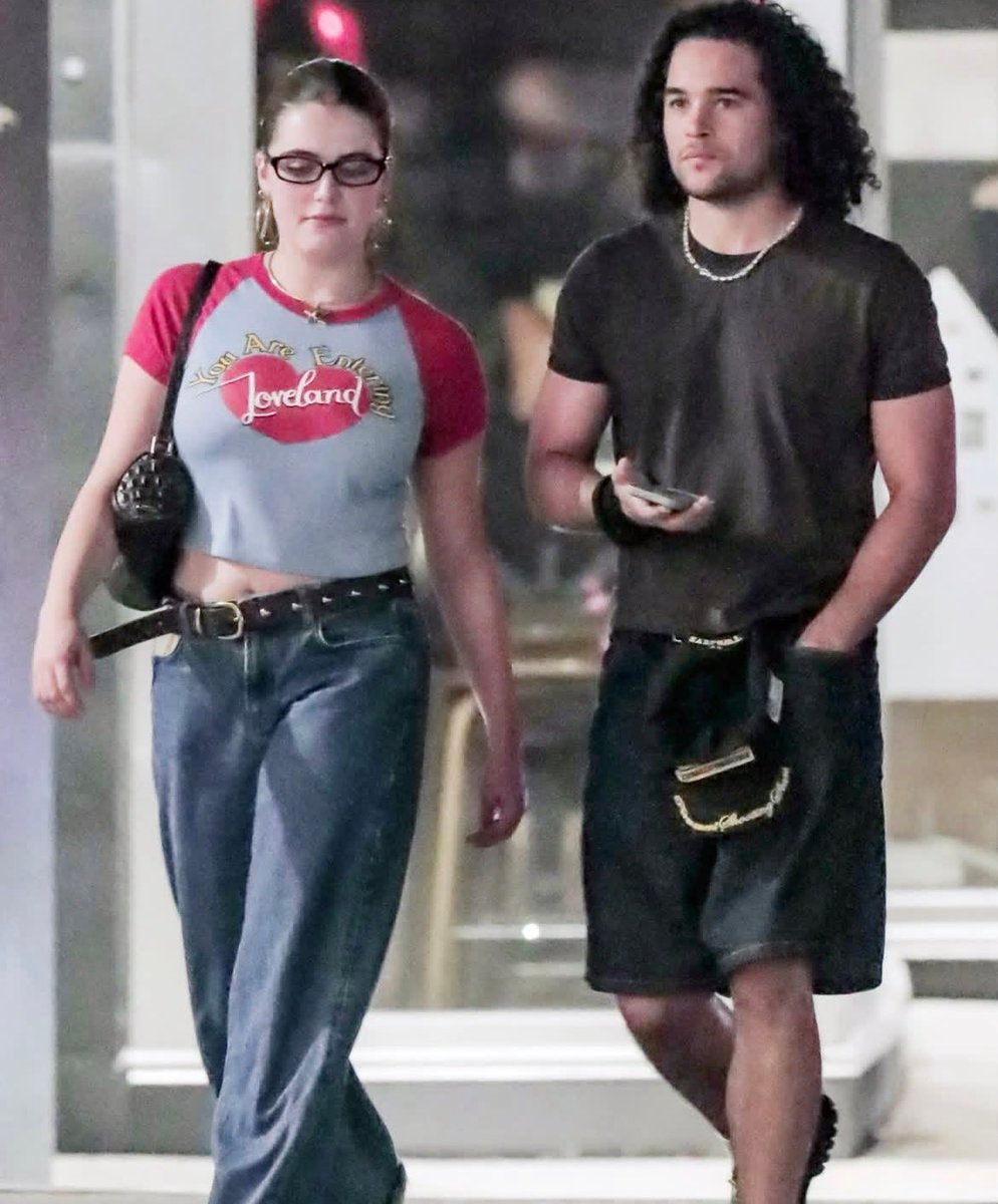 Off Campus Cast at Suki Waterhouse concert (photo 1 of 3) Off Campus Cast at Suki Waterhouse concert (photo 1 of 3)