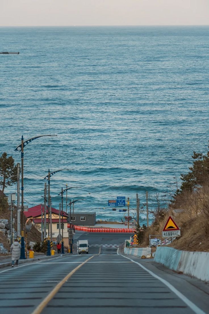 Japan train crossing (photo 4 of 4)