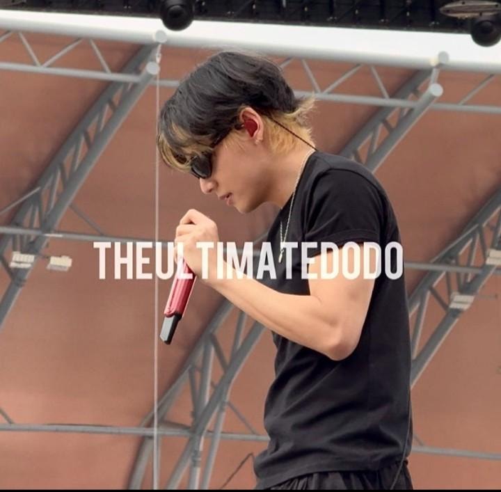 Taehyung New Gorgeous Hair (photo 2 of 2)