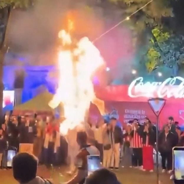 Kylian Mbappé scarecrow burned in Paraguay (photo 2 of 2)