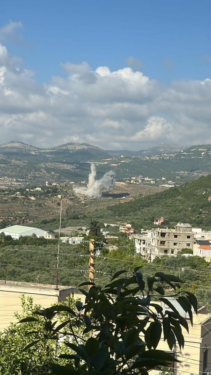 Israeli airstrikes southern Lebanon (photo 2 of 4)