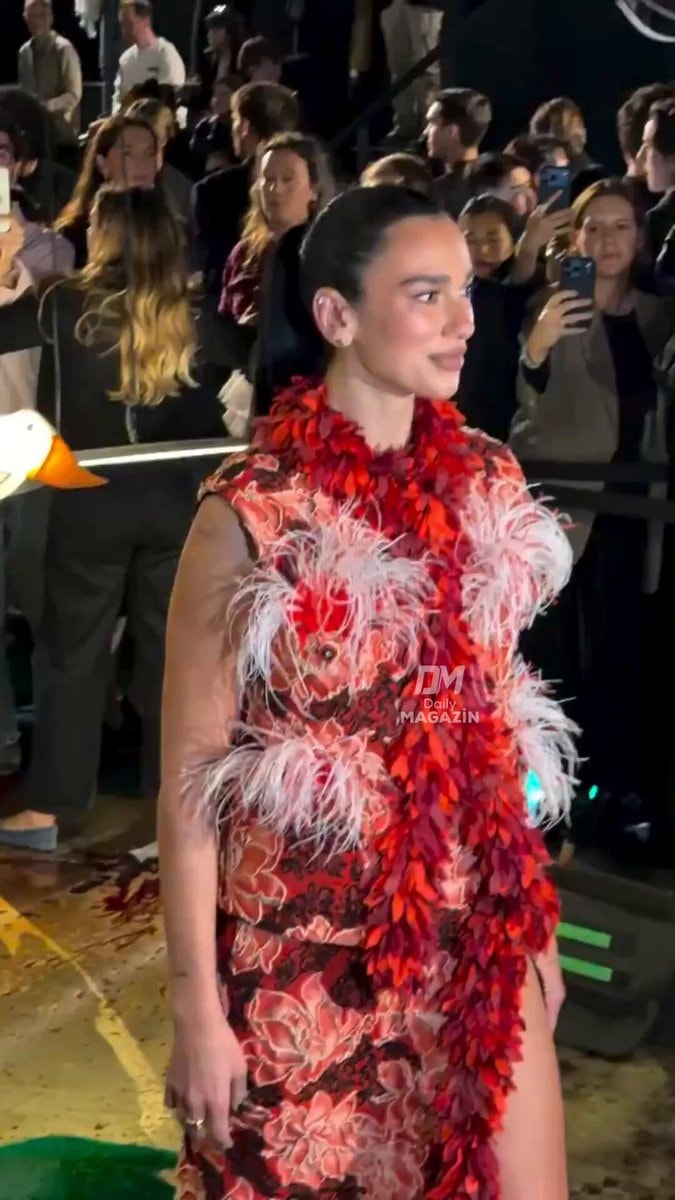 Dua Lipa Chanel Paris