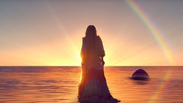 Kesha Praying 9 years (photo 4 of 4)