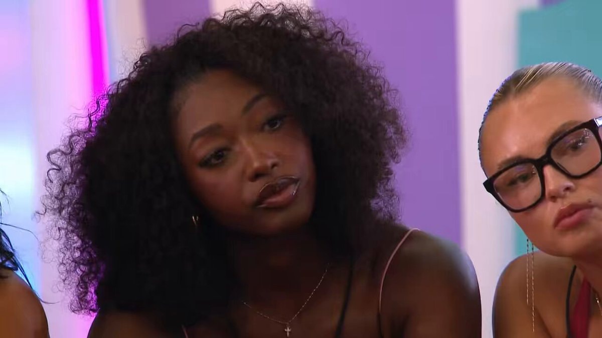Aniya Kayda Love Island USA moment