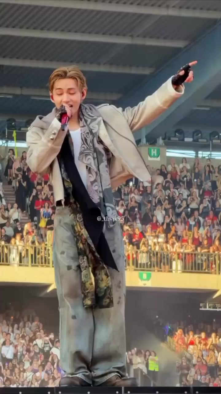 V BTS stage performance