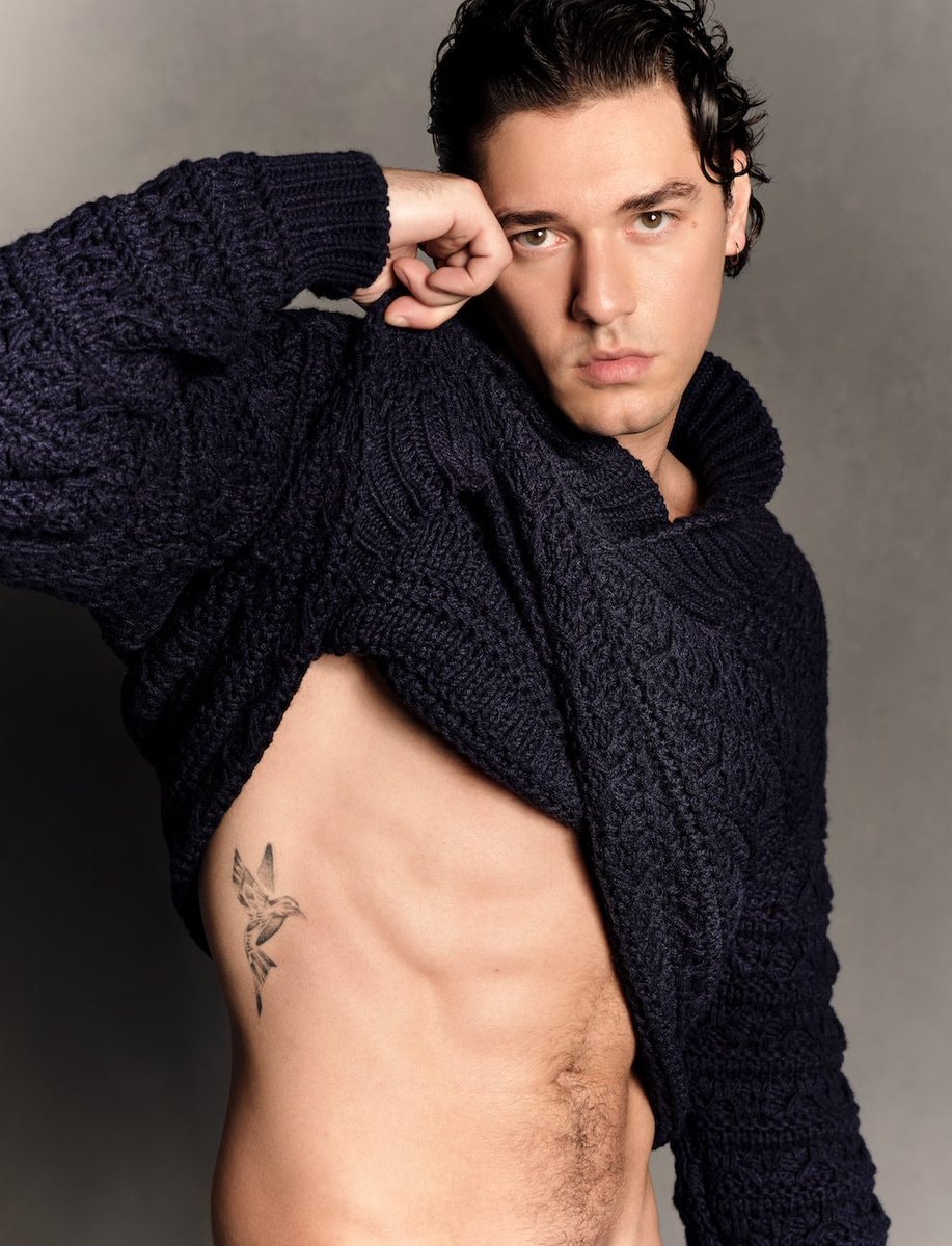 Belmont Cameli VMAN Magazine (photo 4 of 4)