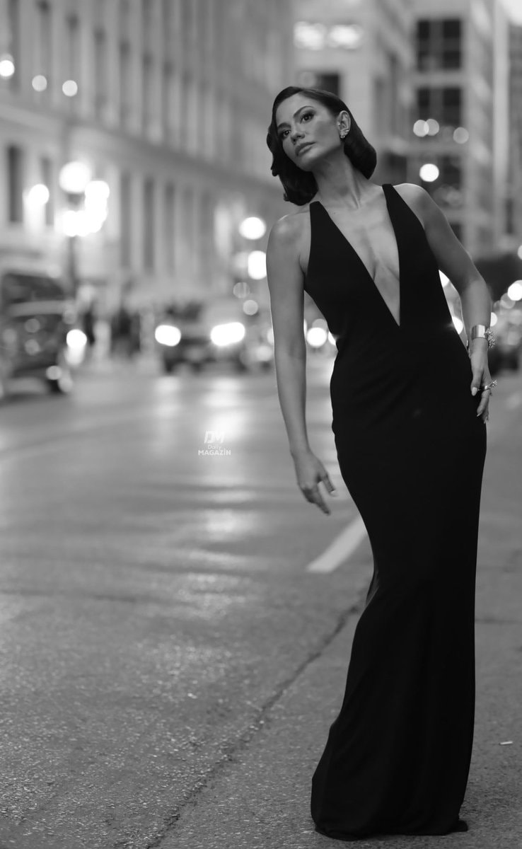 Demet Özdemir black-and-white photos (photo 2 of 2)