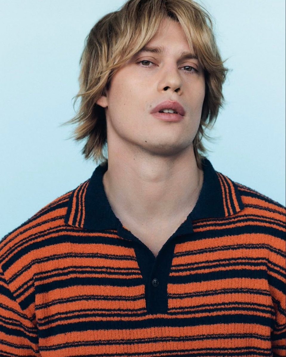 Nicholas Galitzine (photo 2 of 2)