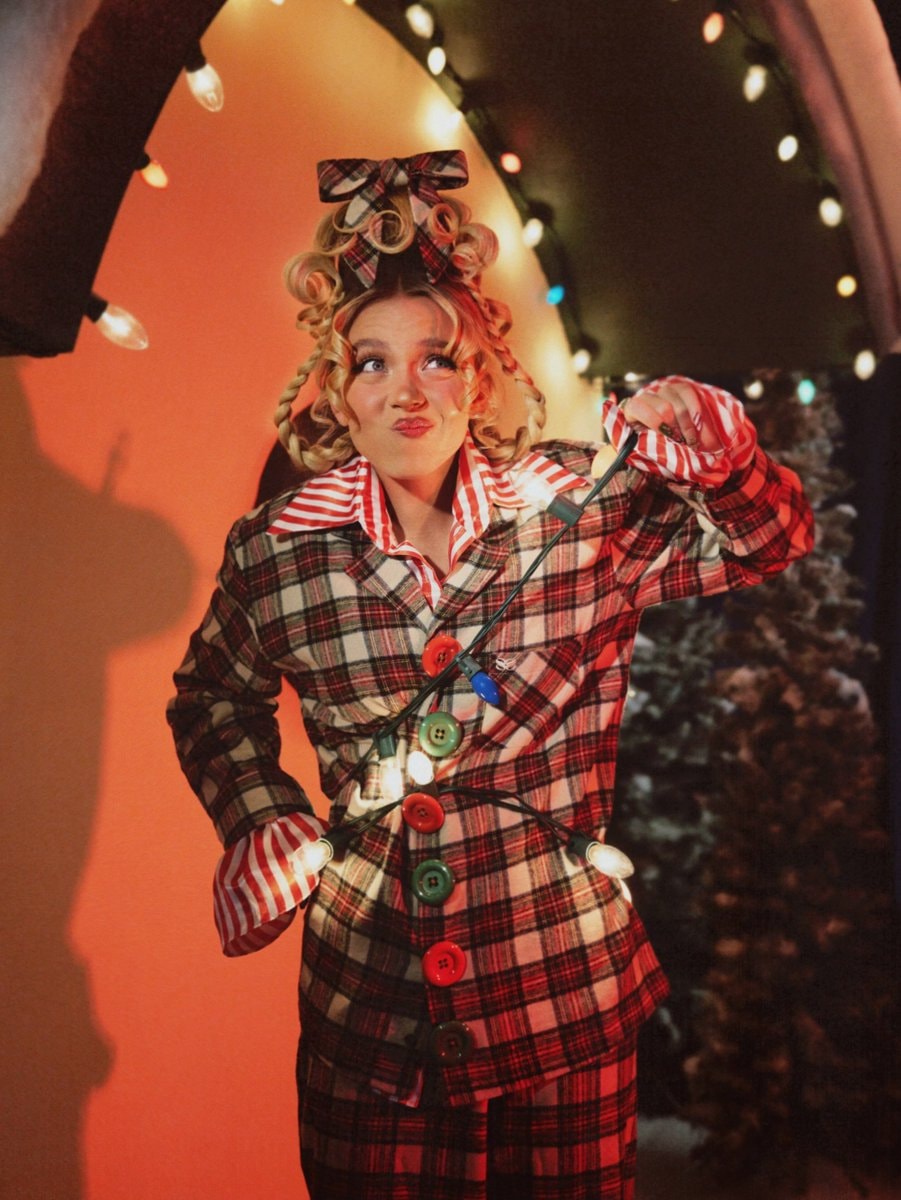 Sydney Sweeney for SYRN ✨ (photo 2 of 2)