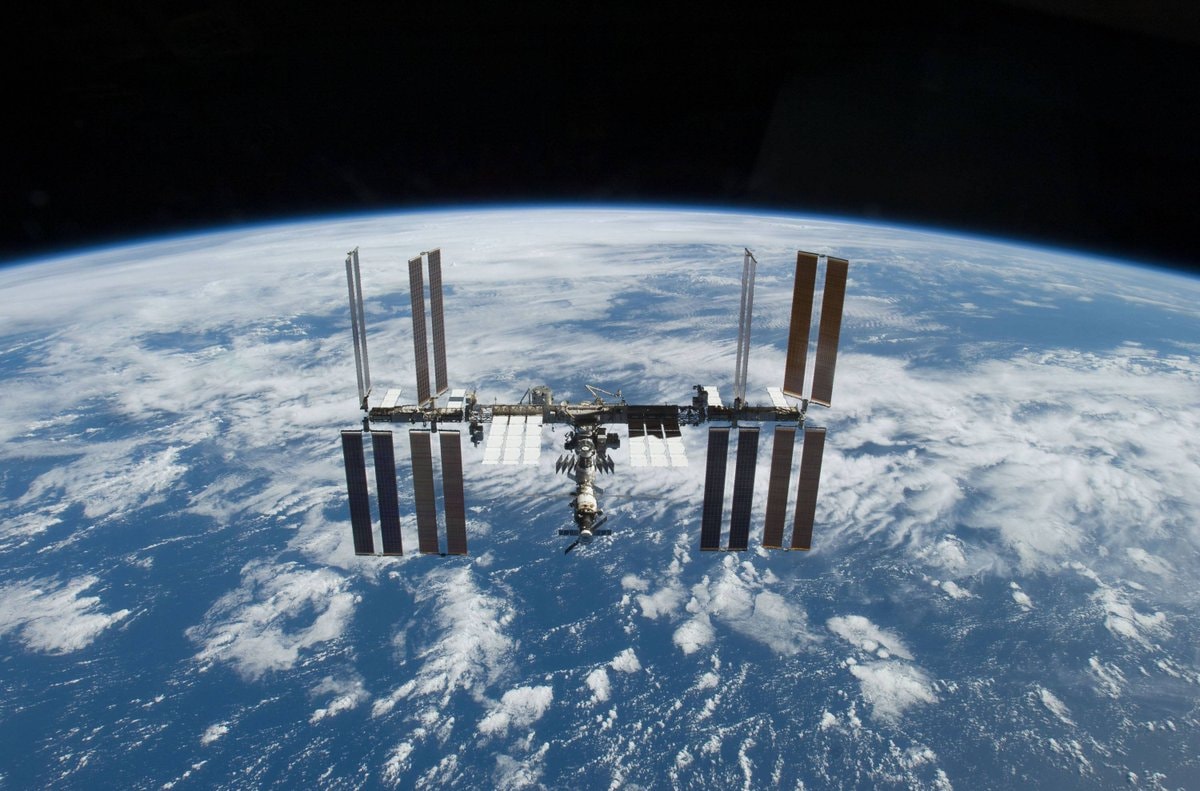 NASA SpaceX ISS ocean disposal plan (photo 1 of 2)