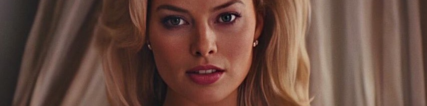 Margot Robbie dramatic close-up (photo 2 of 4)