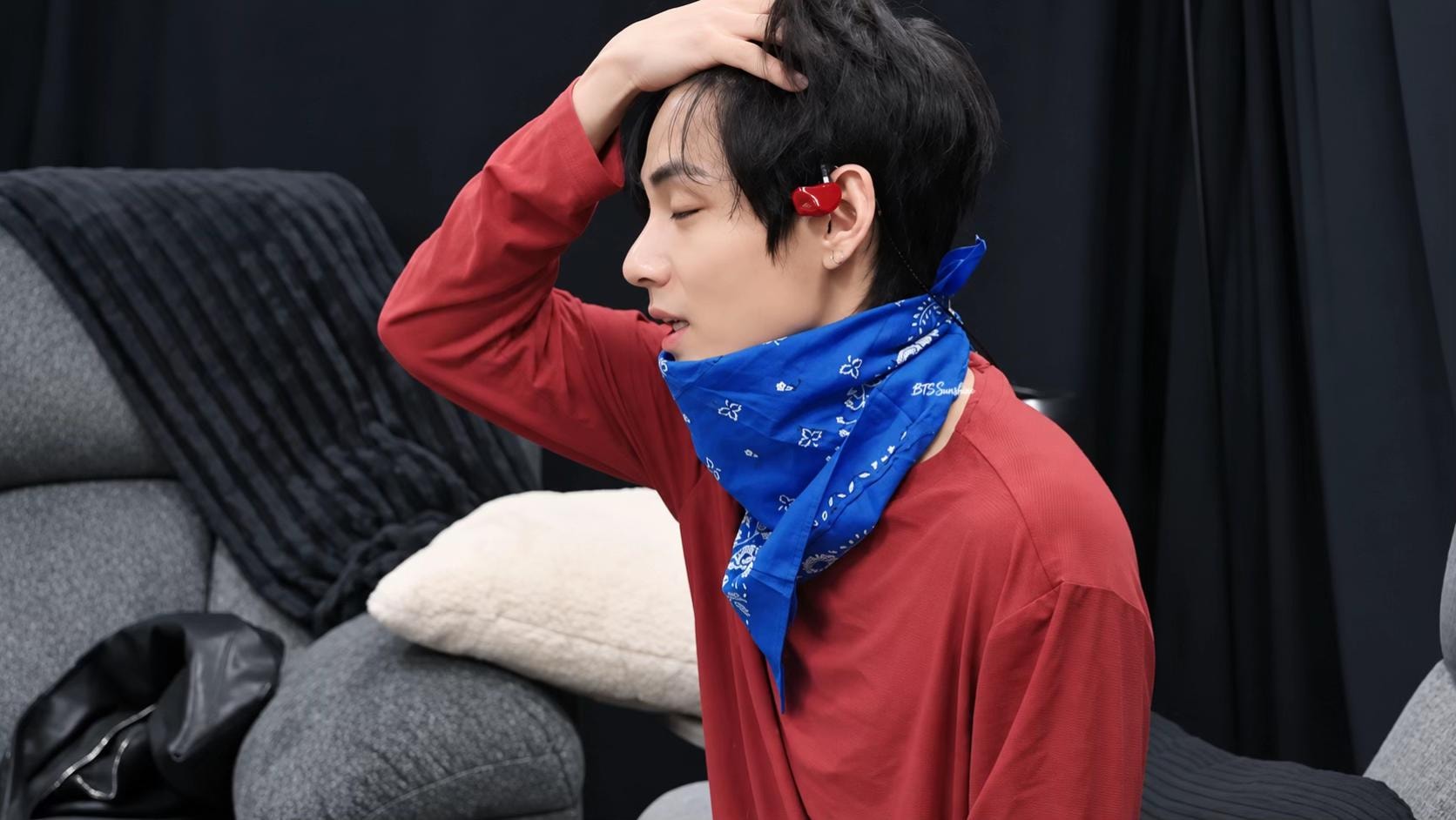 Taehyung BTS Sunshine (photo 4 of 4)