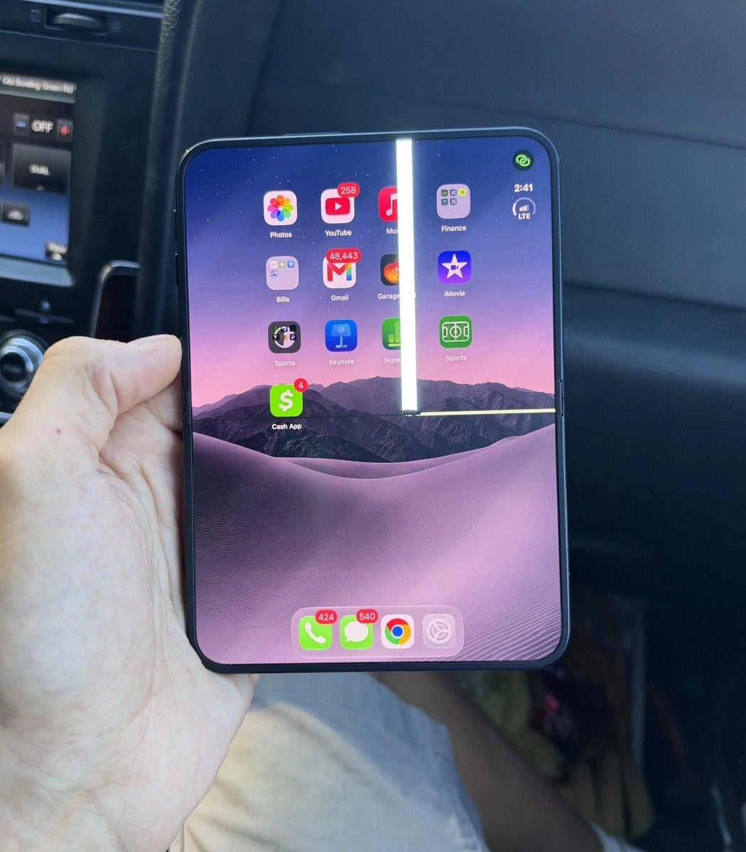 iPhone Duo screen breaks after few folds (photo 2 of 2)