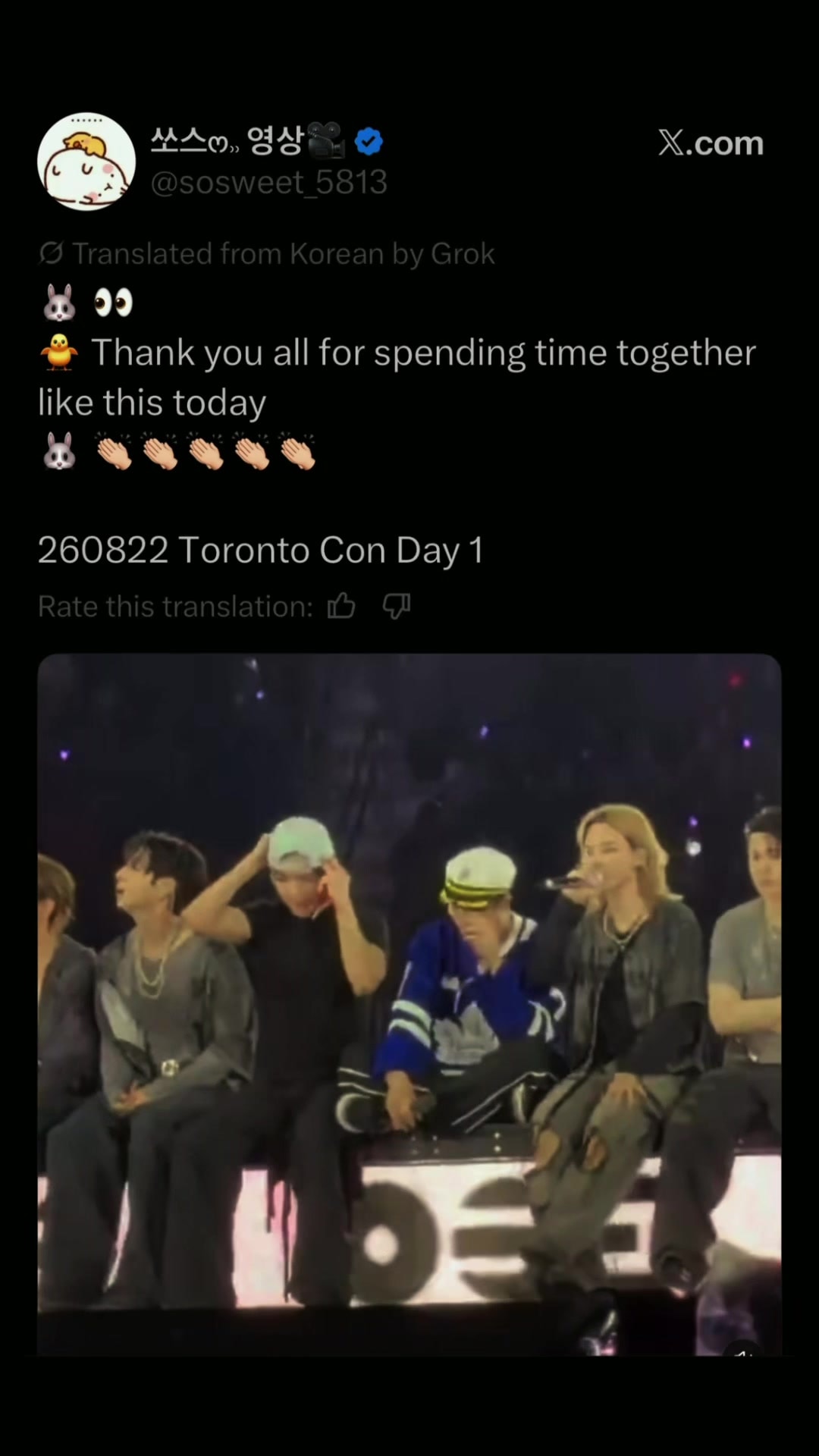 Jungkook clapping at Toronto Con