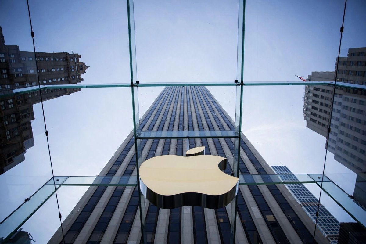 Tim Cook Trump Apple memory chips CXMT YMTC (photo 2 of 3)