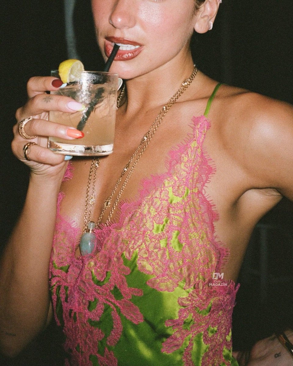 Dua Lipa vacation