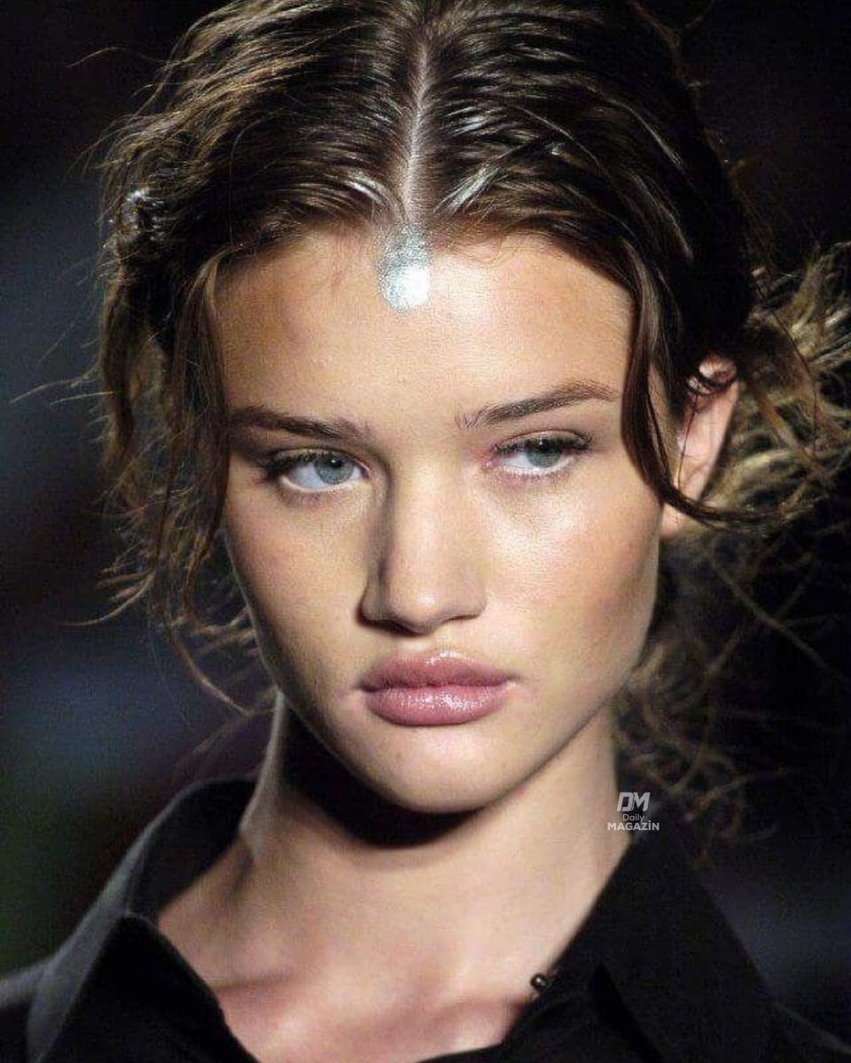 Rosie Huntington-Whiteley transformation Rosie Huntington-Whiteley transformation