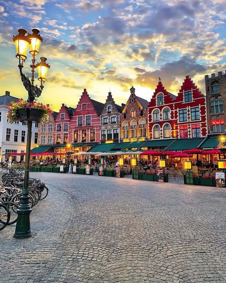 Bruges Belgium canal (photo 2 of 2)