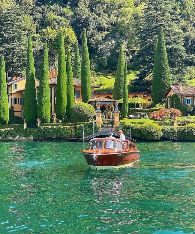 Lake Como Italy (photo 1 of 4)