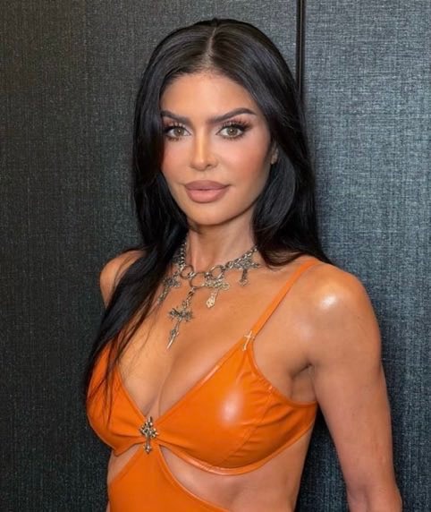 Lisa Rinna as Kylie Jenner