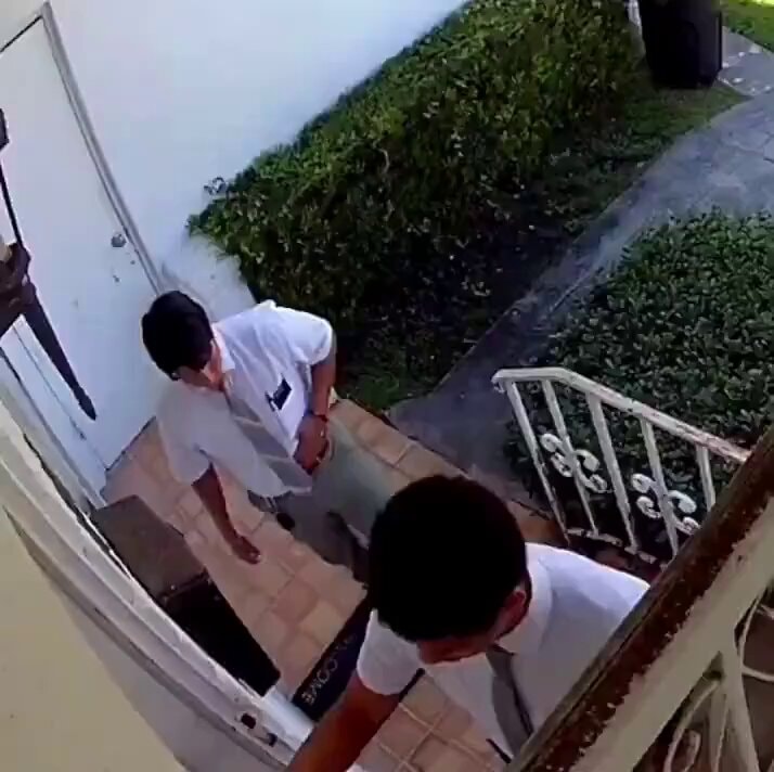 Man mistakes Jehovah's Witnesses for fans