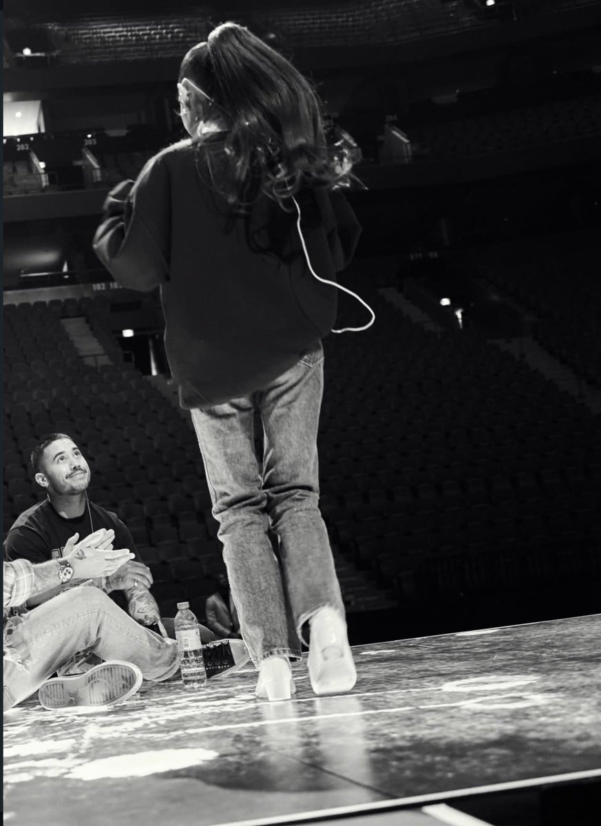 Ariana Grande eternal sunshine tour (photo 2 of 2)
