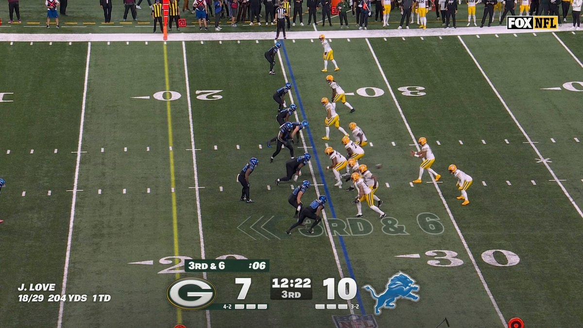Josh Jacobs stays inbounds for Packers lead