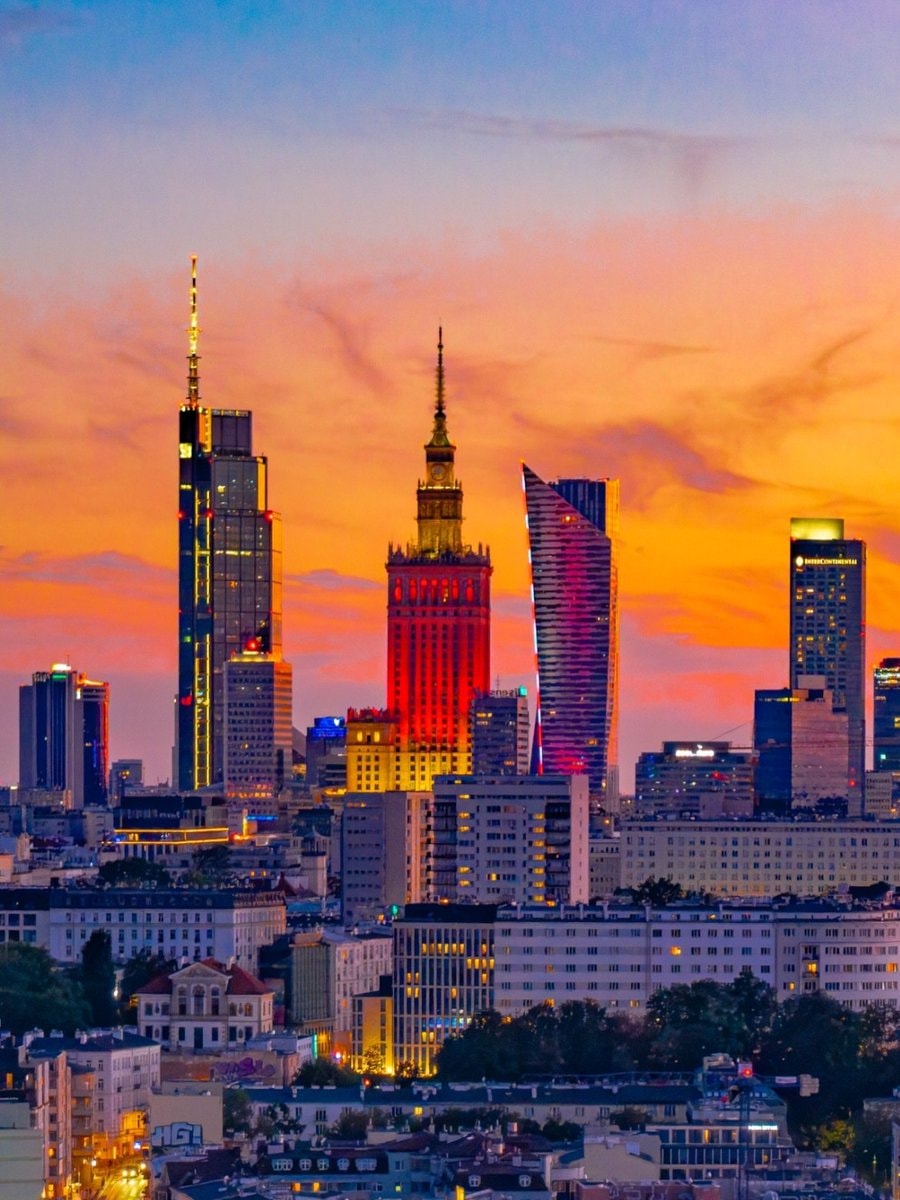 Warsaw skyline at sunset (photo 3 of 3) Warsaw skyline at sunset (photo 3 of 3)