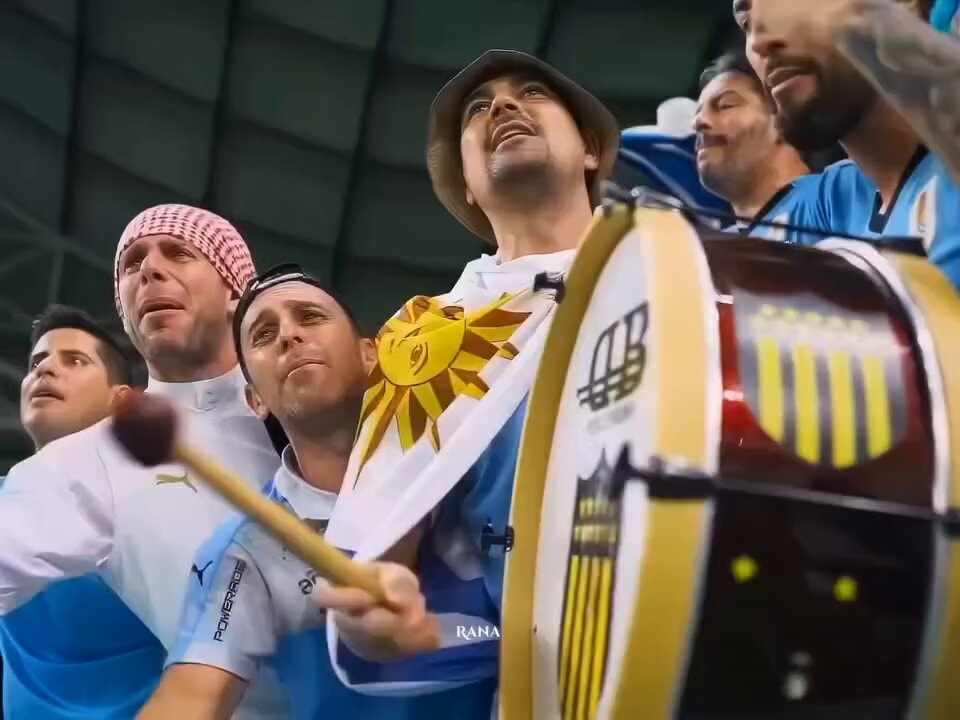 Argentina fans drumming at World Cup match