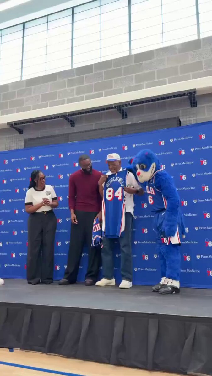 Jaylen Brown handshake with grandfather at Sixers presser Jaylen Brown handshake with grandfather at Sixers presser